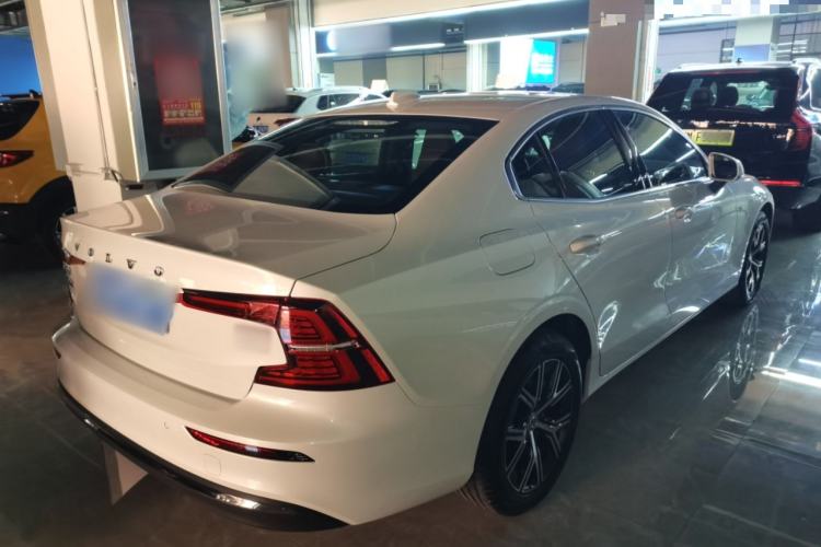 Used Volvo S60 2025 B4 Zhiyi Luxury Edition
