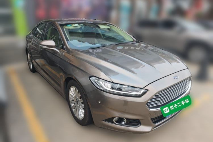 Used Ford Mondeo 2013 2.0L GTDi 200 Luxury Model Front Right 45 Deg
