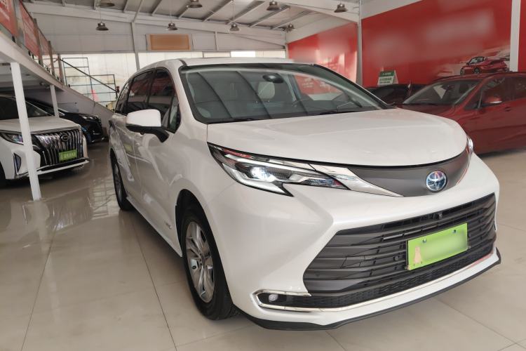Used Toyota Sienna 2023 2.5L Hybrid Comfort Edition
