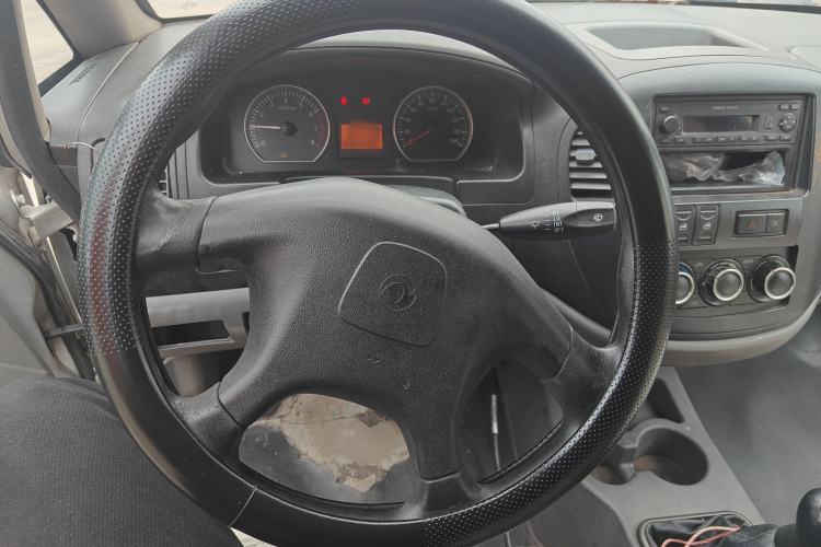 Used FORTHING Lingzhi 2013 M3 1.6L 7-seat Standard Model
