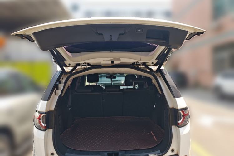 Used Land Rover Discovery Sport 2016 2.0T HSE Trunk