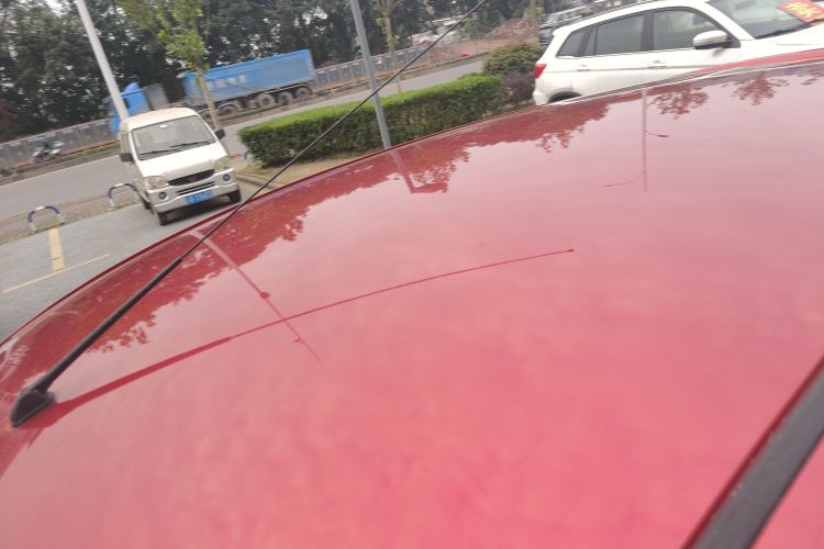 Used Venucia R50 2015 1.6L Automatic Fashion Edition
