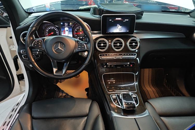 Used Mercedes-Benz GLC 2019 Facelift GLC 260 L 4MATIC Luxury Model
