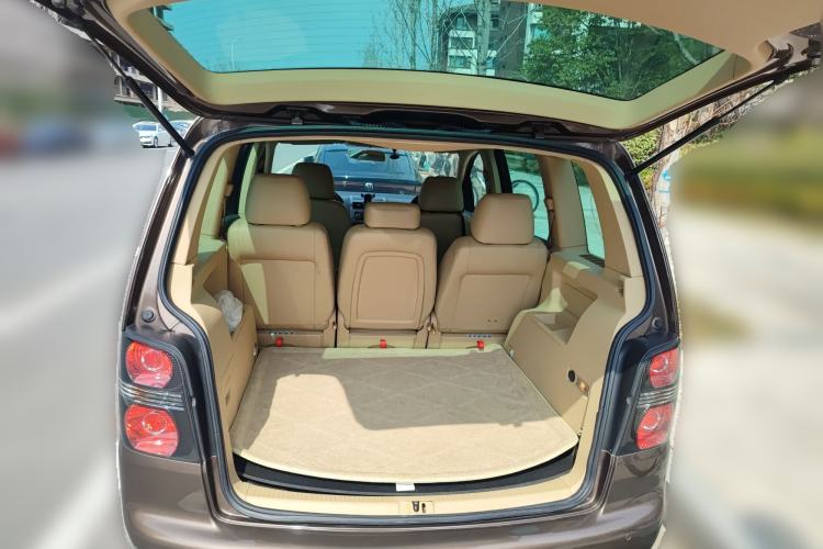 Used Volkswagen Touran 2011 1.4T DSG ZhiZhen Edition 5 Seats Trunk