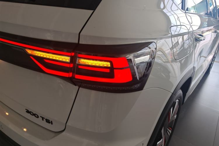 Used Volkswagen Tharu 2024 300TSI Two-Wheel-Drive Moon Luxury Edition Right Rear Taillight