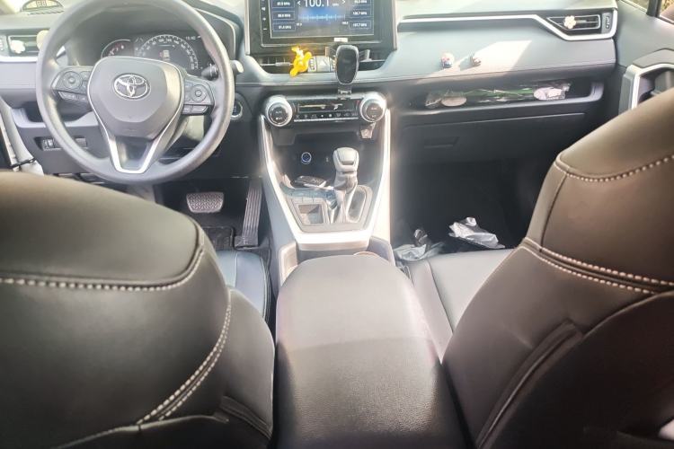 Used Toyota RAV4 2020 2.0L CVT Two-Wheel Drive Fashion Edition Center Console