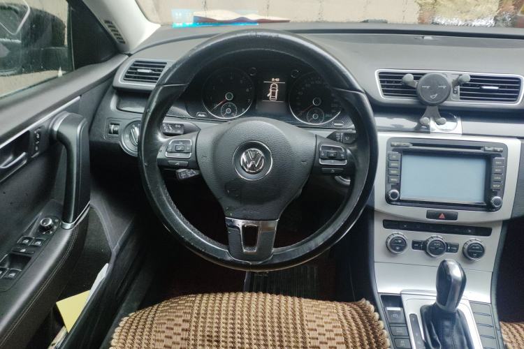 Used Volkswagen Magotan 2013 2.0 TSI Luxury Model Steering Wheel