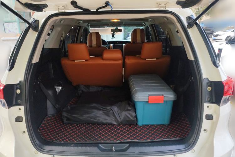 Used Toyota Fortuner  Trunk