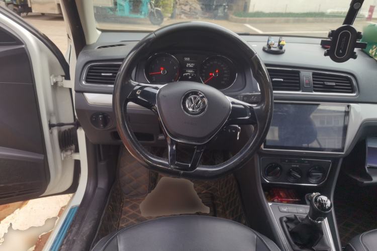 Used Volkswagen Lavida 2015 1.6L Manual Comfort Edition