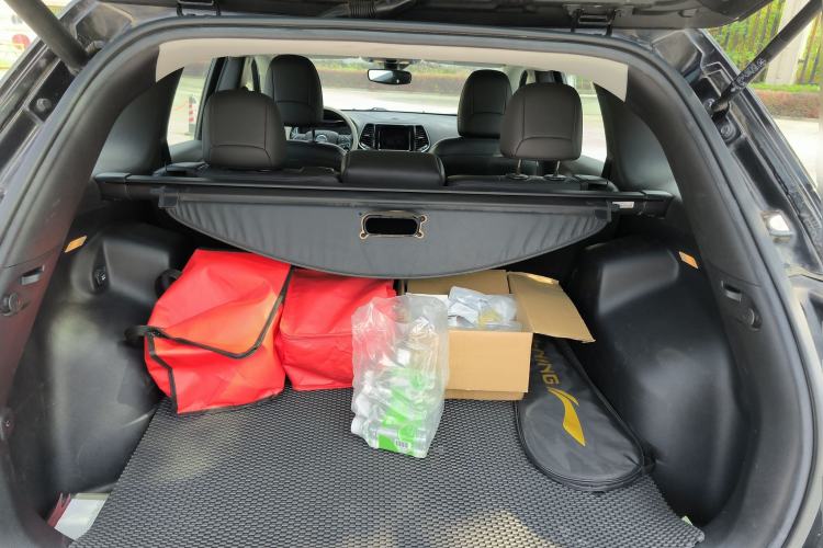 Used Jeep Cherokee 2019 2.0T Four-Wheel Drive Exploration Edition + Autonomous Driving Smart Package China V