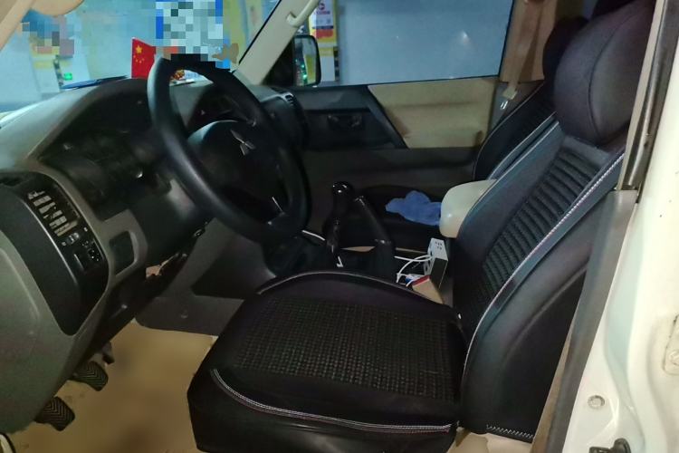 Used Mitsubishi Pajero 2011 V73 3.0L MT GL Left Front Seat