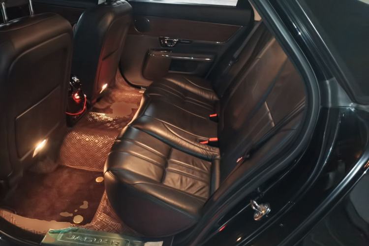 Used Jaguar XJ 2016 XJL 2.0T Two-Wheel-Drive Elegant Business Edition
