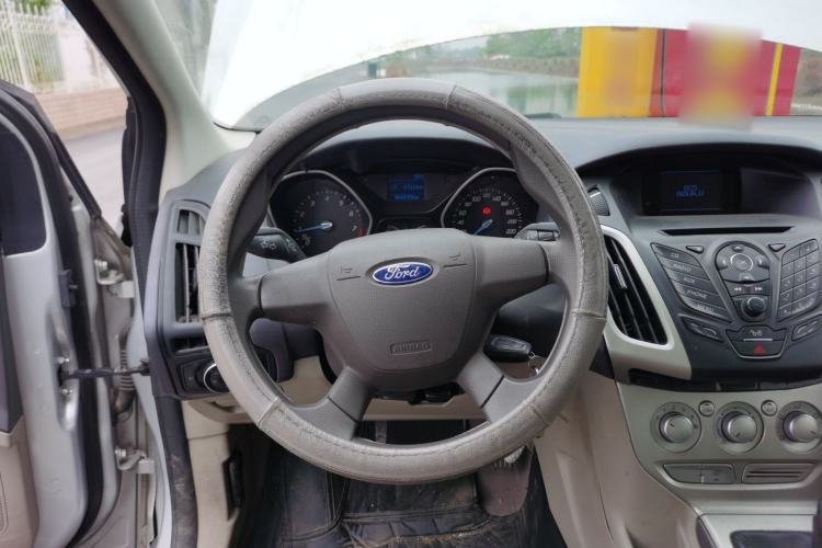 Used Ford Focus 2012 Sedan 1.6L Manual Comfort Model
