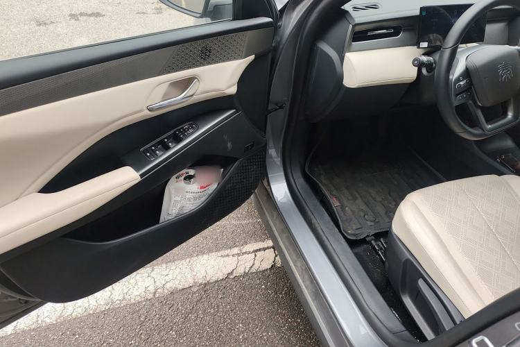 Used BYD Qin PLUS 2025 EV Smart Drive Edition 510KM Leading Model Driver Seat