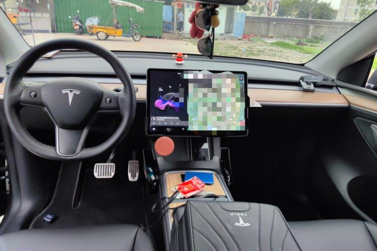 Used Tesla Model Y 2021 Long-Range All-Wheel-Drive Version
