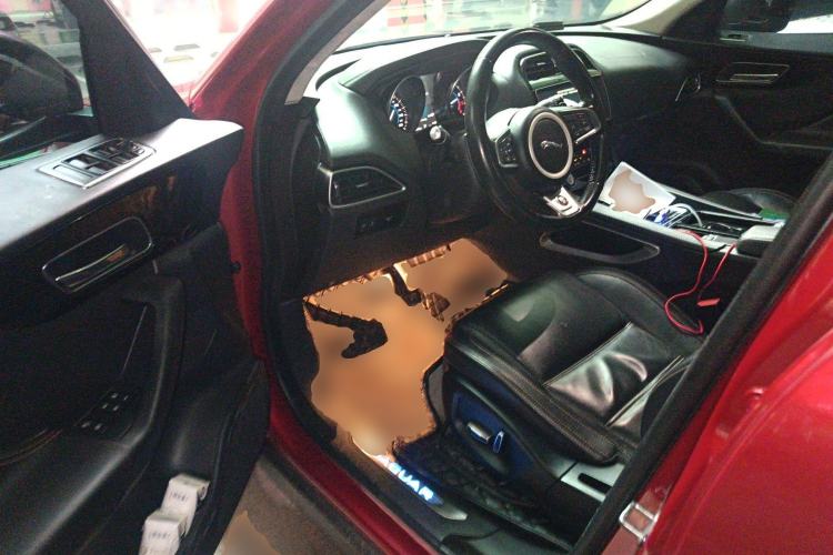 Used Jaguar F-PACE 2019 2.0T Two-Wheel Drive Urban Deluxe Edition Driver Seat