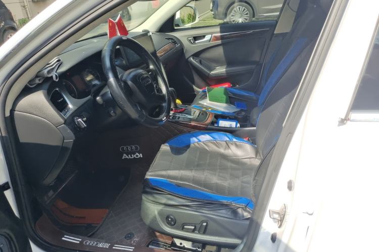 Used Audi A4L 2012 2.0 TFSI automatic Comfort trim level
