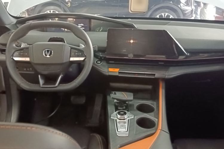 Used CHANGAN UNI-V 2022 1.5T Smart Navigation Version
