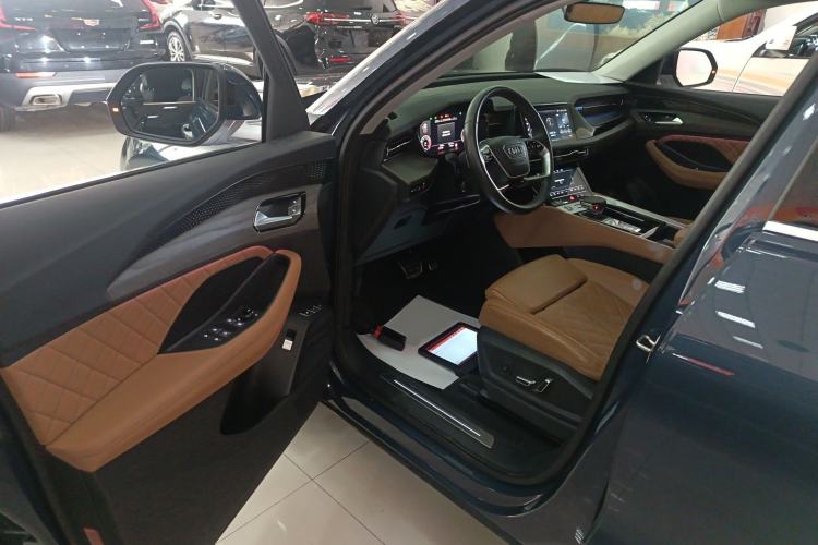 Used Audi Q6 2024 45 TFSI quattro Qiyun Edition Yulin Package 6 seats
