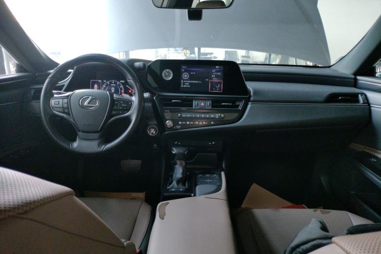 Used Lexus ES 2021 200 Excellence Edition
