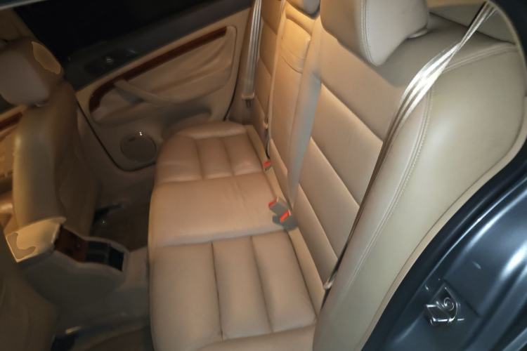 Used Volkswagen Passat 2005 2.0L Manual Value Edition
