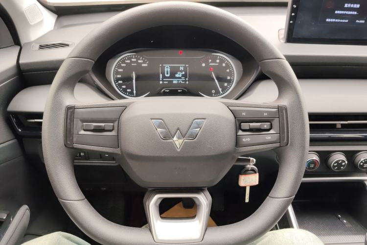 Used Wuling Alvez 2022 1.5L Manual Free-Style Model
