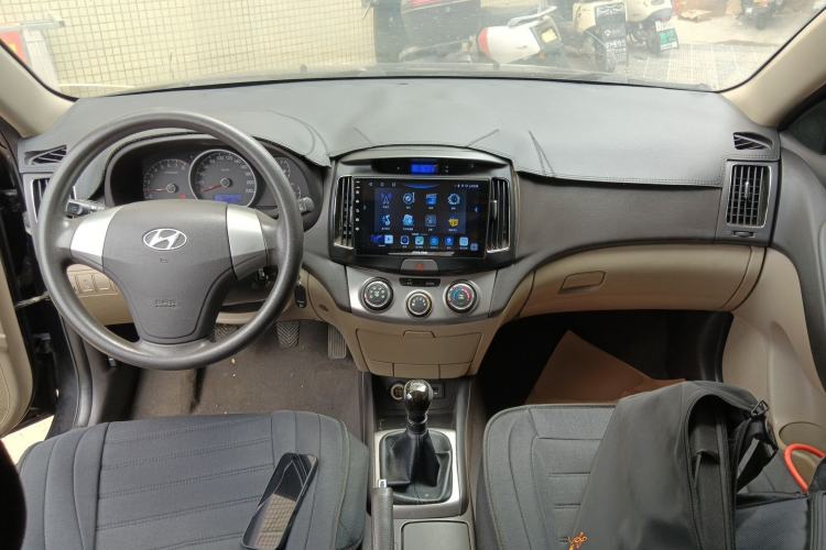 Used Hyundai Celesta 2011 1.6L Manual Comfort Edition Center Console