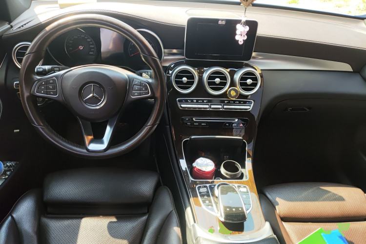 Used Mercedes-Benz GLC 2019 GLC 260 L 4MATIC Dynamic Model