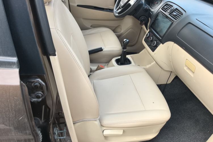 Used Dongfeng Fengon 360 2015 1.5L Manual Comfort II 7-Seater
