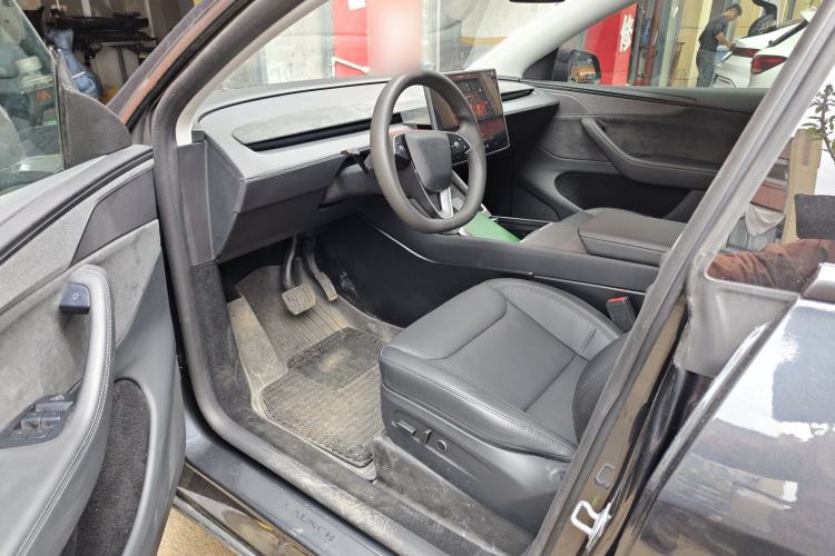 Used Tesla Model Y 2025 Long-Range All-Wheel Drive First Edition
