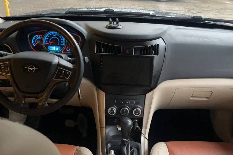 Used Haima S7 2015 Revised Version 2.0L Automatic Zongchi Trim
