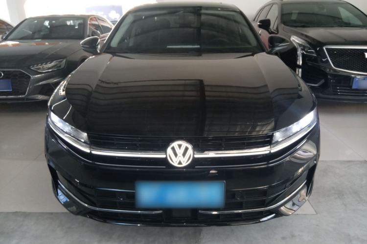 Used Volkswagen Magotan 2024 300TSI DSG Prestige Edition—A Real Eye-Catcher

