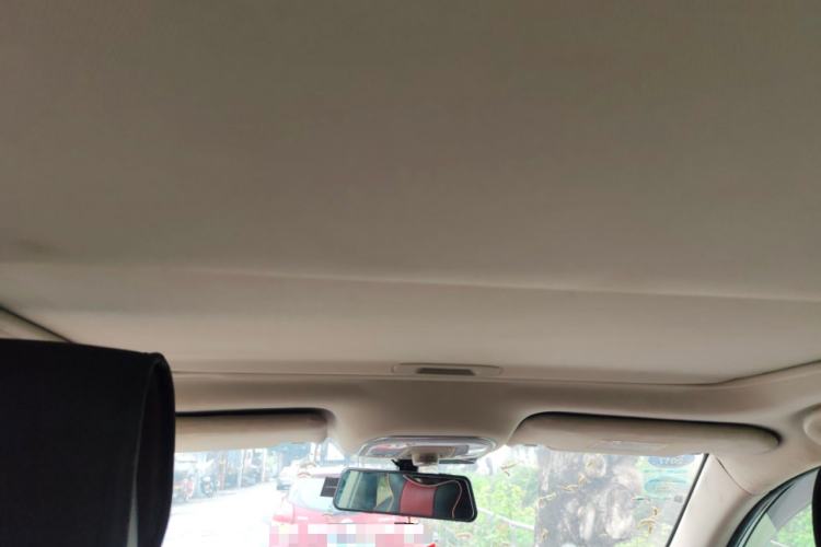 Used BYD Song 2016 GaiShi Edition 1.5TI Manual Elite Model Headliner