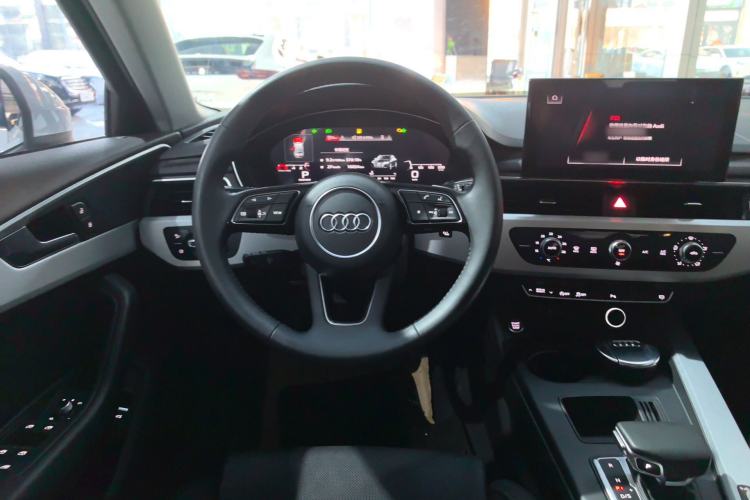 Used Audi A4L 2020 40 TFSI Fashion Dynamic Model Steering Wheel