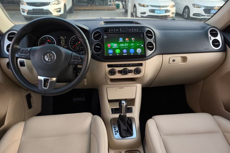 Used Volkswagen Tiguan 2013 1.8 TSI Automatic Two-Wheel Drive Comfort Edition Center Console