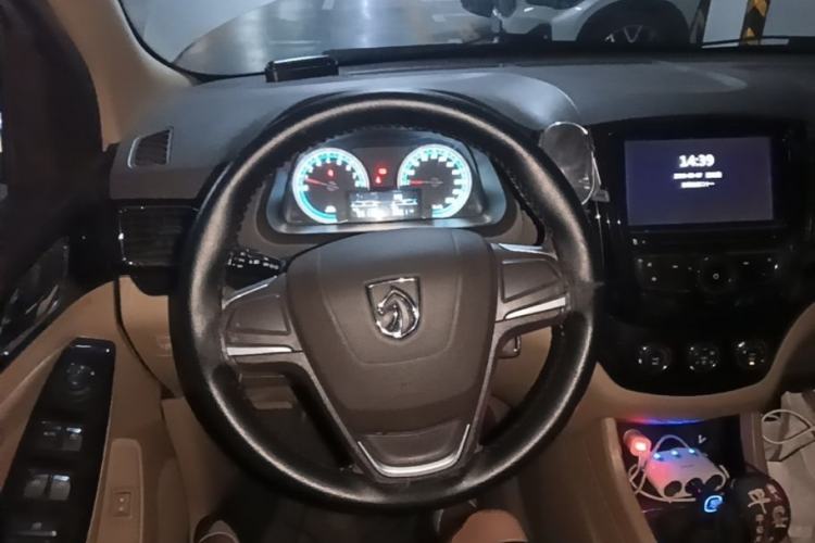 Used Baojun 730 2014 1.8L manual Comfort trim 7-seater