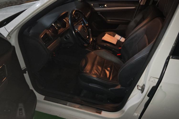 Used Volkswagen Lavida 2015 1.6L Manual Comfort Edition Driver Seat