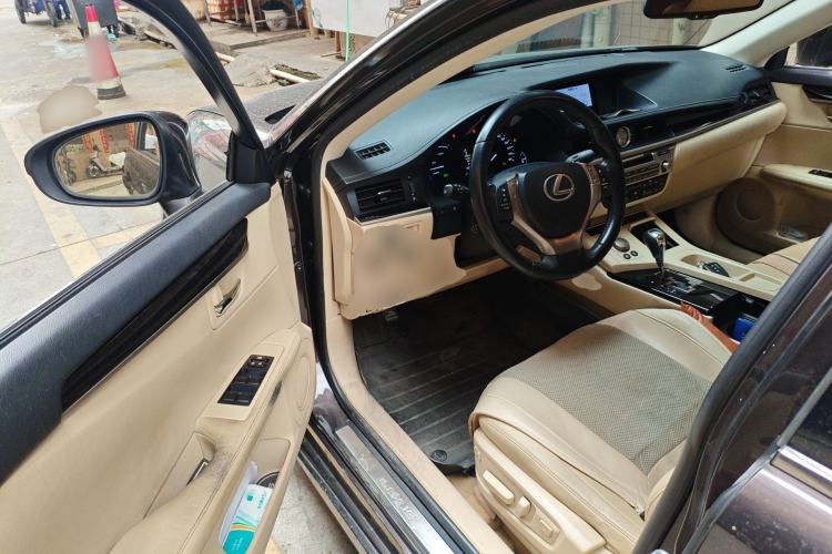 Used Lexus ES 2014 300h Elite Edition