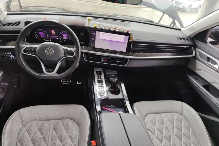 Used Volkswagen Tavendor 2024 380TSI All-Wheel Drive R-Line Cruise Edition