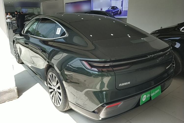 Used Geely Galaxy 8 2025 130km EM-P Starship Edition