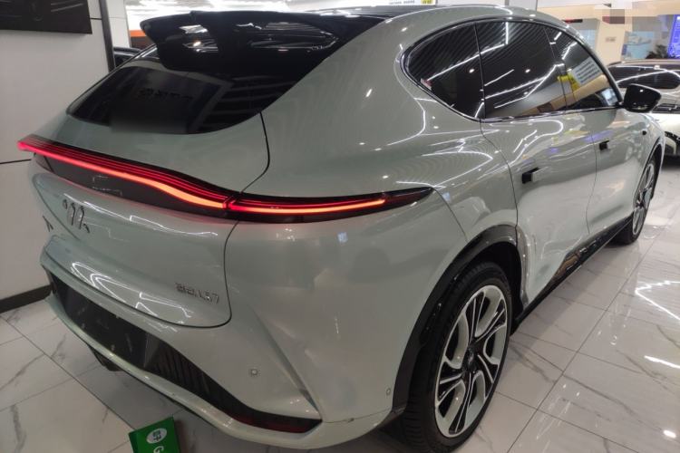 Used IM LS7 2023 90 kWh Elite Rear-Drive Version
