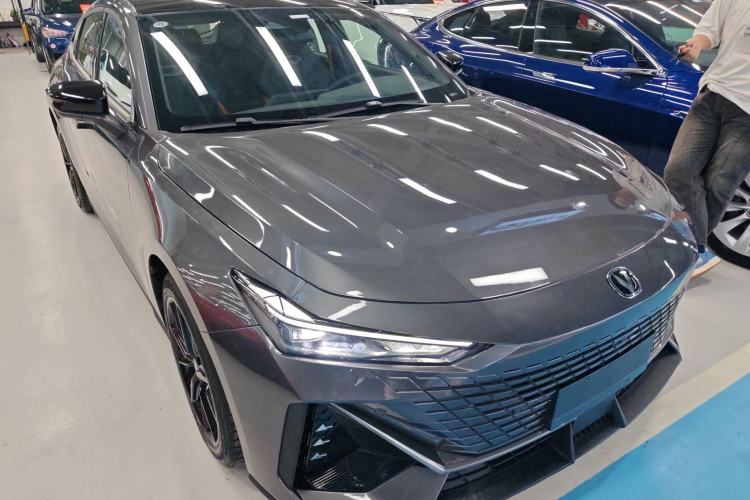 Used CHANGAN UNI-V 2024 1.5T High-Energy Version
