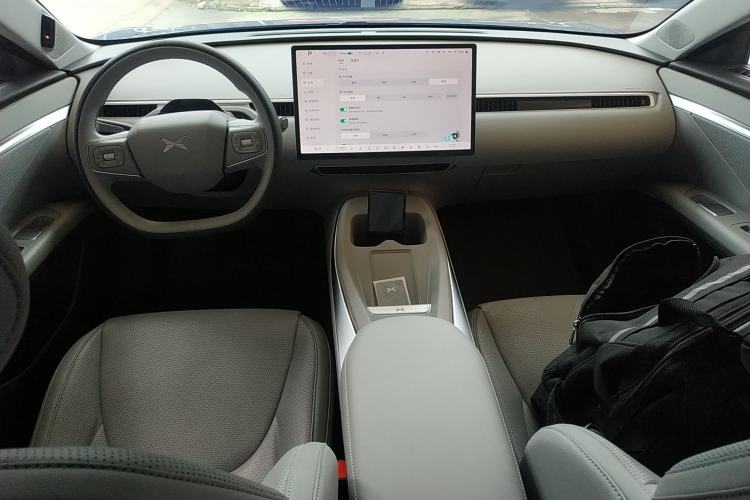 Used XPeng MONA M03 2025 600 with Ultra-Long Range Max Center Console