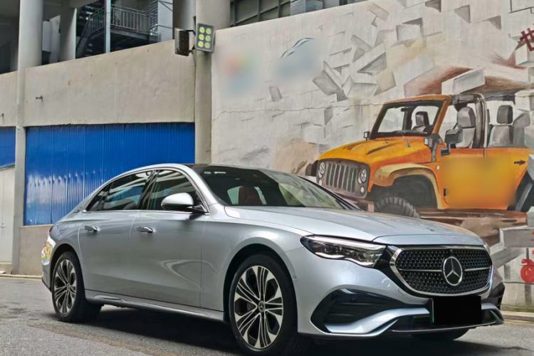 Used Mercedes-Benz E-Class New Energy 2024 E 350 e L Plug-in Hybrid Sports Sedan

