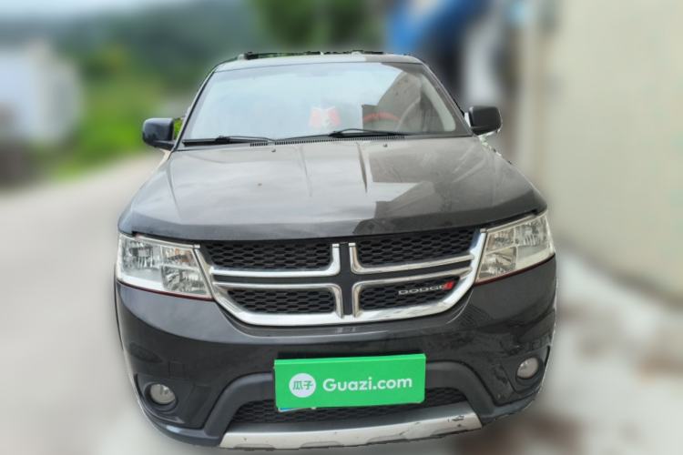 Used Dodge Journey 2013 2.4L Two-Wheel Drive Luxury Version Front