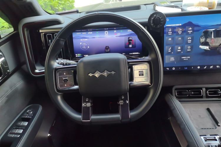 Used Formula Leopard 5 2023 Cloud Ride Flagship Edition
