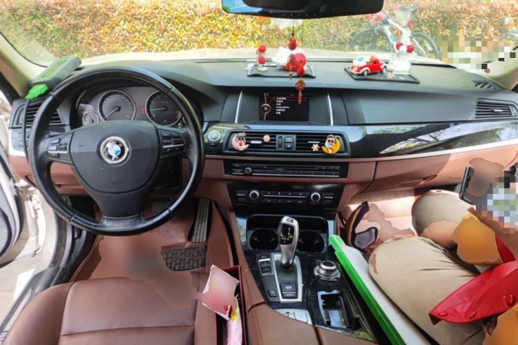 Used BMW 5 Series 2014 520Li Elegant Model Center Console