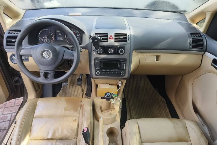 Used Volkswagen Touran 2011 1.4T Manual Zhiya Edition 5 Seats
