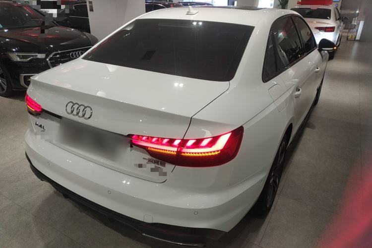 Used Audi A4L 2022 40 TFSI Luxury Dynamic Model
