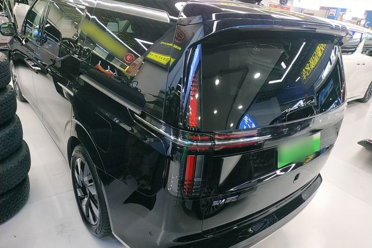 Used Volvo EM90 2025 Ultra Six-Seater